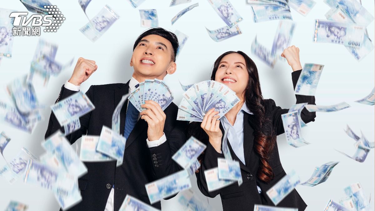 12月中旬貴人來點名!「4生肖超旺」職場翻身 升遷、加薪來了