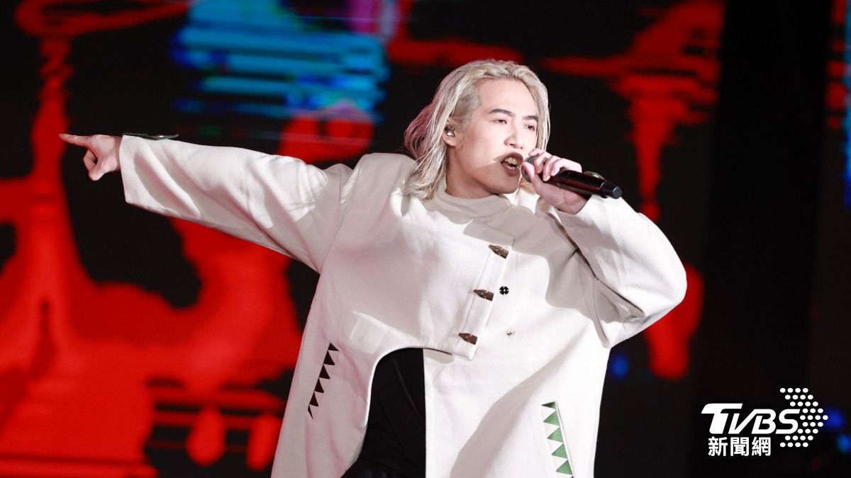 熊仔當爸左手爆痛「接受電療」!砸6位數生日禮寵妻 放風嗨談育兒經