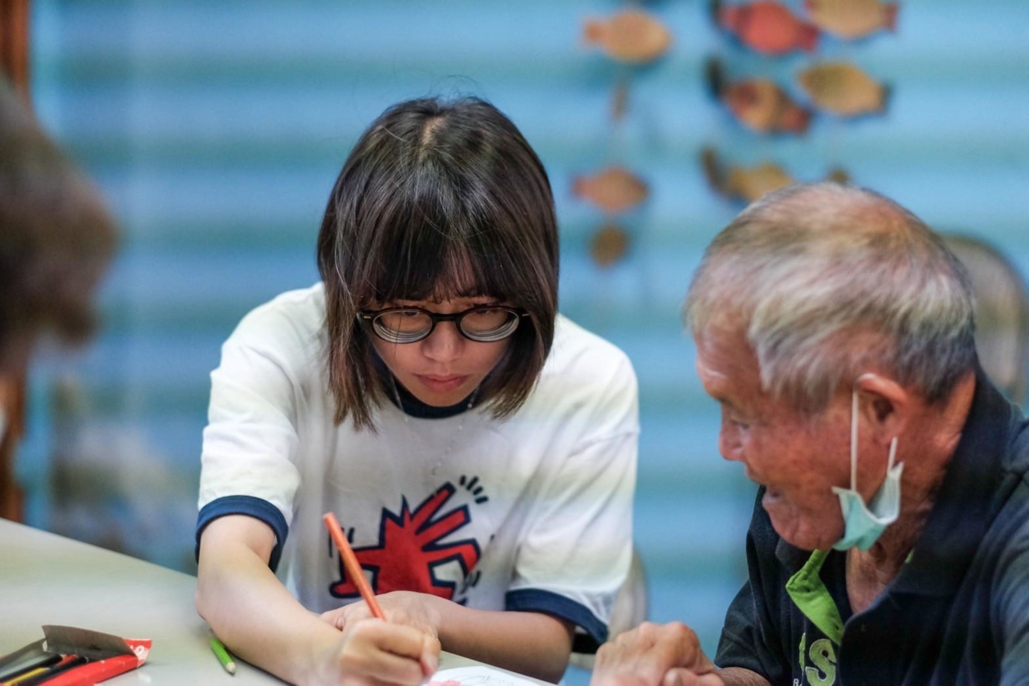 設換購站、改良肥料包裝 青年創意推動牛糞復育