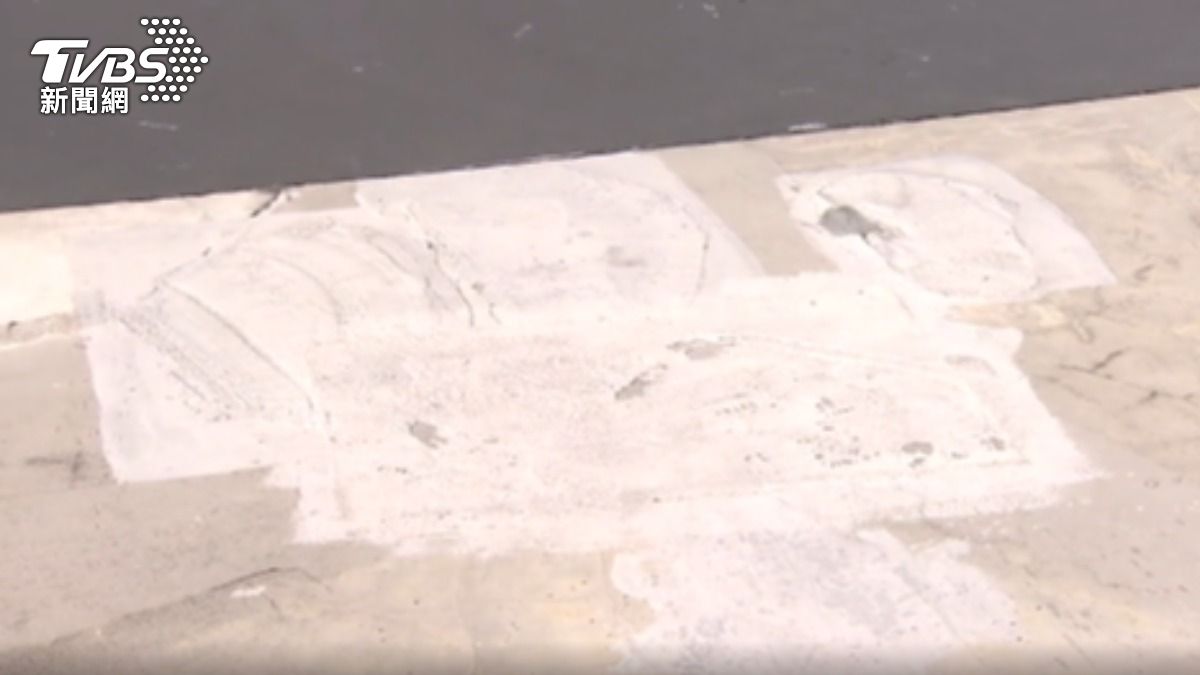 容易滑倒! 北藝廣場被揪400多處坑洞補丁