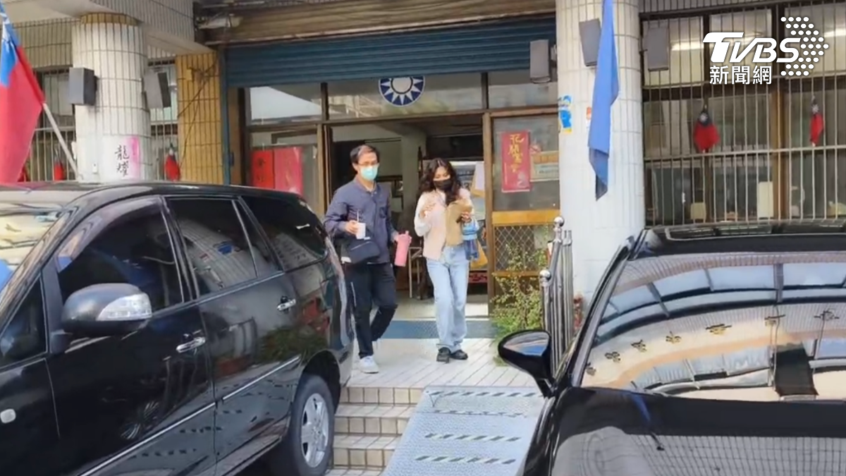 國民黨嘉義市黨部遭搜索　主委、黨工多人被帶走