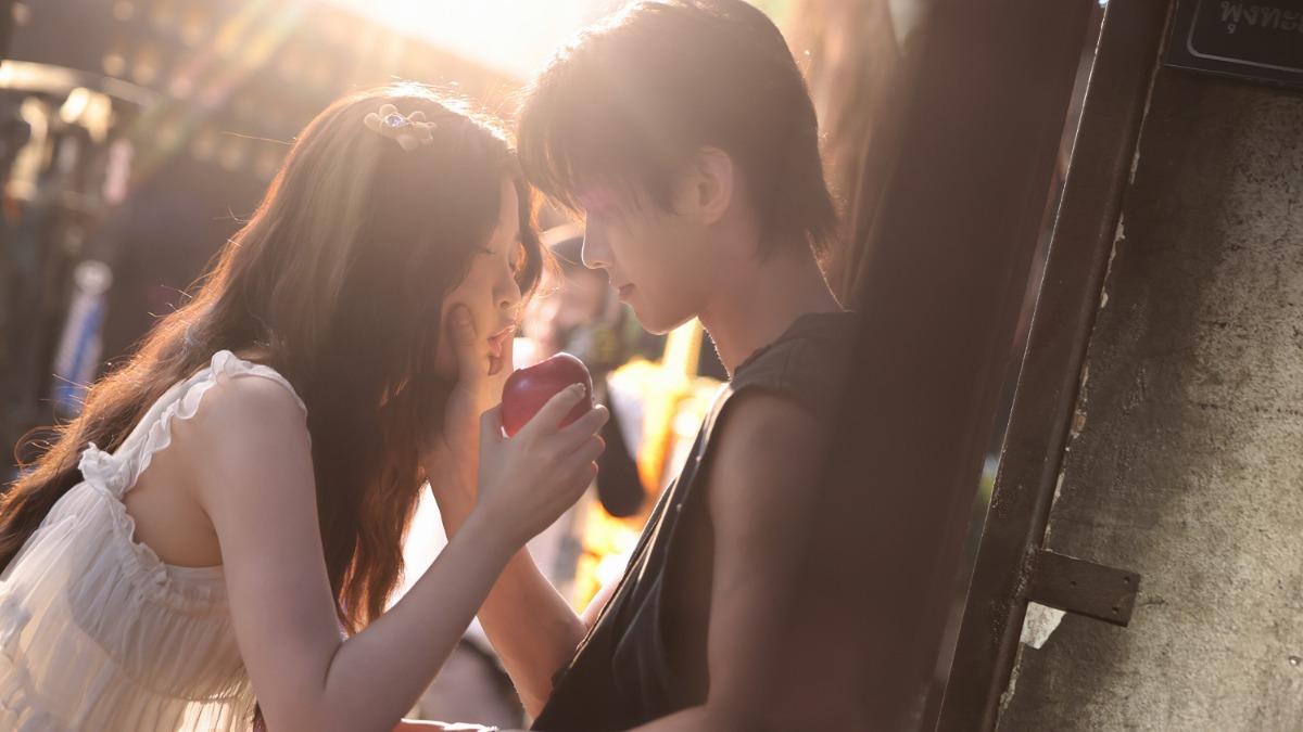 清秀男神變危險系修車工!何與戲戲體脂降到8% 與虞書欣上演昏頭吻