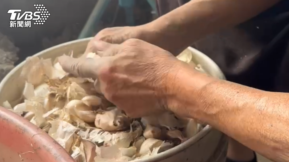 遭安全帽痛毆!網友全炸鍋 失智嬤護逆孫:他沒有打我