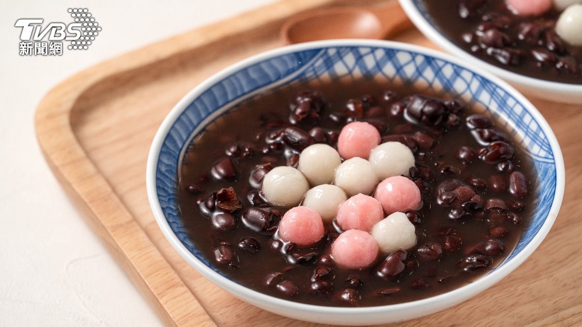 冬至湯圓配甜湯熱量爆表!營養師曝「1物」當湯底 健康又溫補