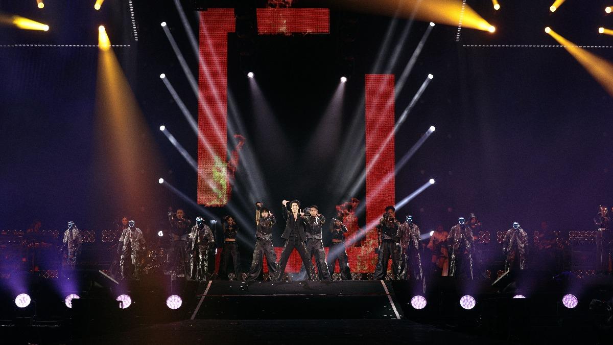 王力宏開唱合體「機器舞者」 出道滿30周年同框伯樂