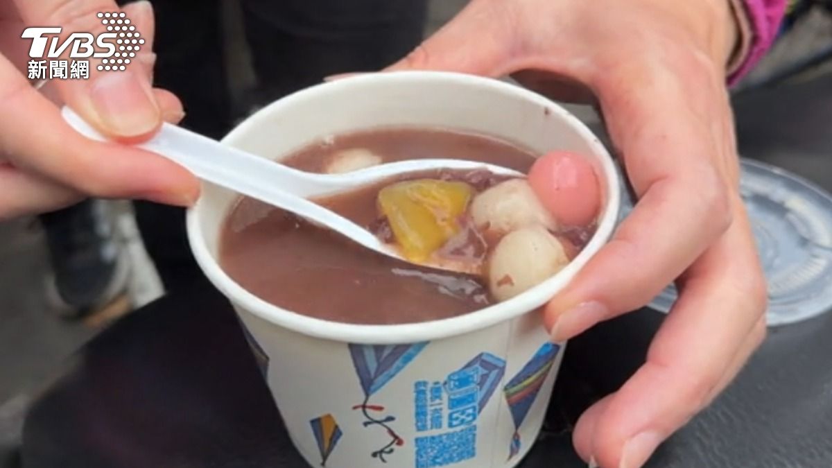冬至習俗「吃湯圓」 甜湯店湧排隊人潮「現吃、自煮」都夯