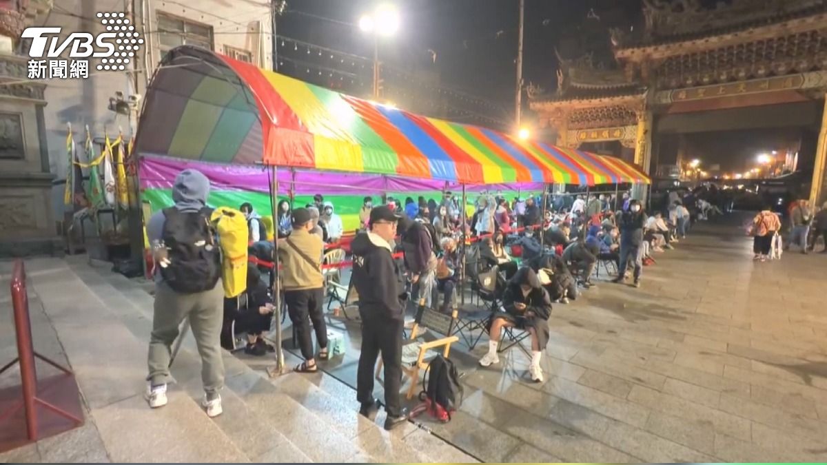 「斗燈搶翻天」鹿港天后宮點燈開跑 「他」徹夜排27小時