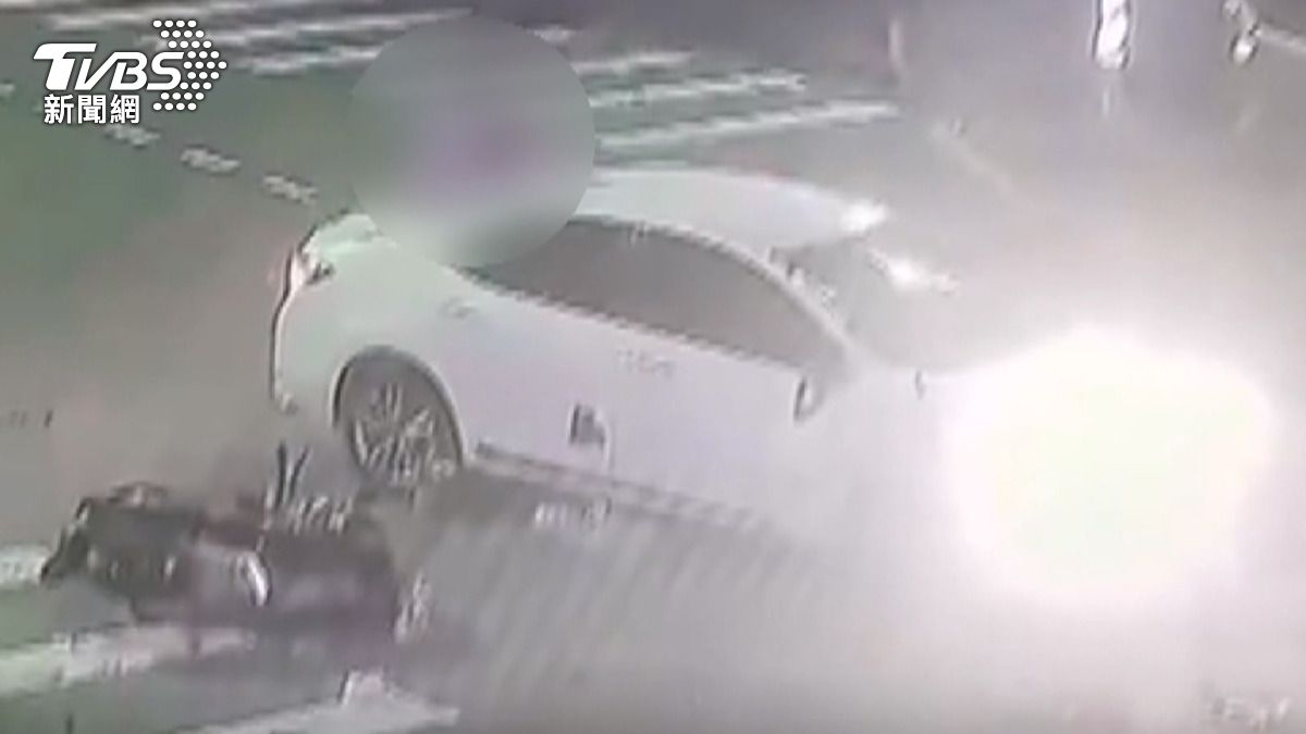 西濱橋下悲劇!22歲機車騎士「撞上左轉車輛」喪命