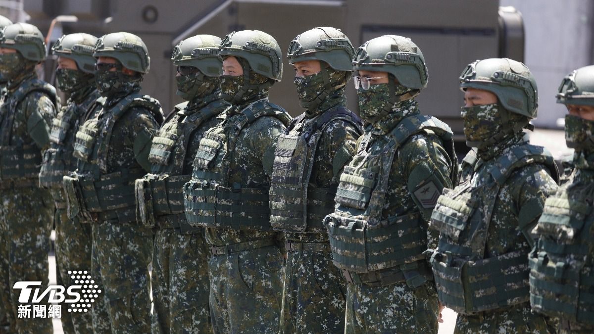 海陸上兵勒頸狠摔中尉排長!剩1月退伍嗆「弄死你」 惹軍法下場曝