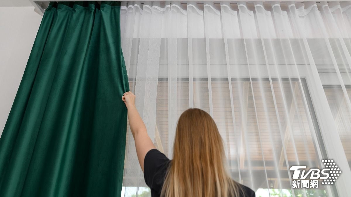 別再直接丟洗衣機!日達人授窗簾清洗4重點 脫水只需1分鐘