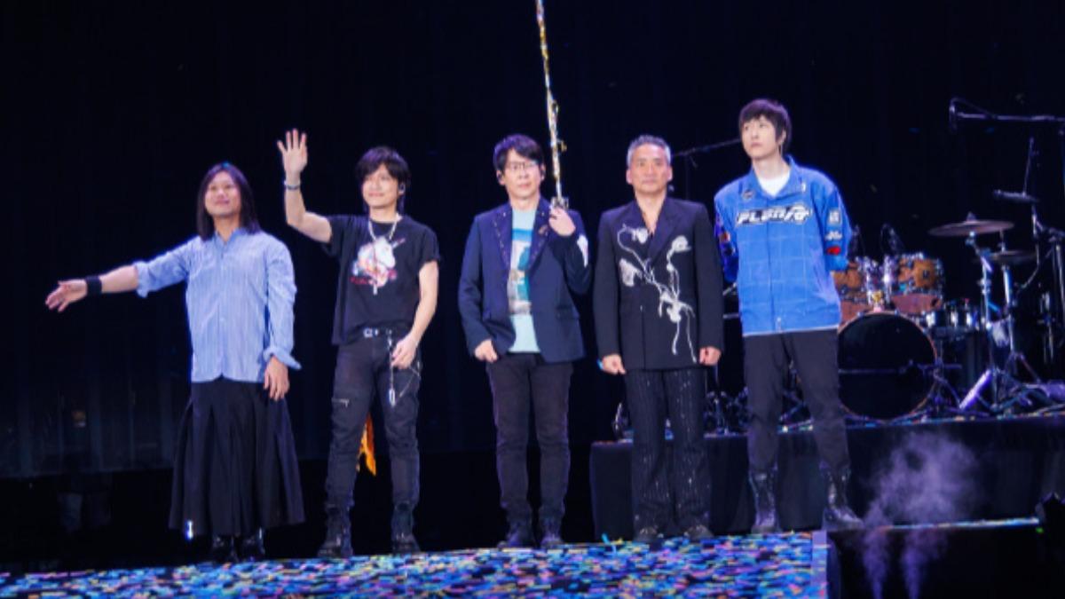 五月天跨年演唱會煙火齊發　怪獸提醒阿信：舞台上看到怪洞要遠離！