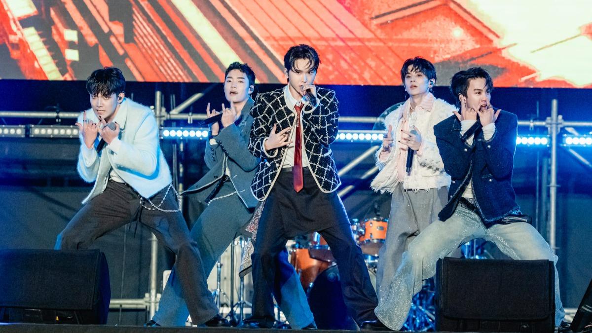 雲林跨年驚見「空中飛人」！本尊竟是男團成員　震呆全場