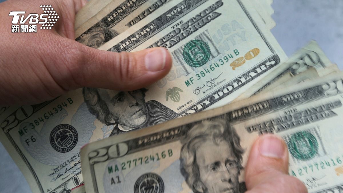 2026年續貶？美元創8年最慘跌幅　匯款加稅雪上加霜