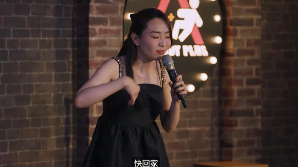 林妍霏模仿李多慧。(圖/翻攝自 STR Network YT) 圖/林妍霏模仿李多慧。(TVBS 提供)