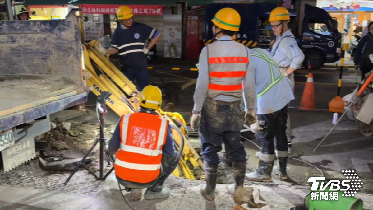 延三夜市飄濃濃瓦斯味!地震震裂管線 200公尺路段急封搶修