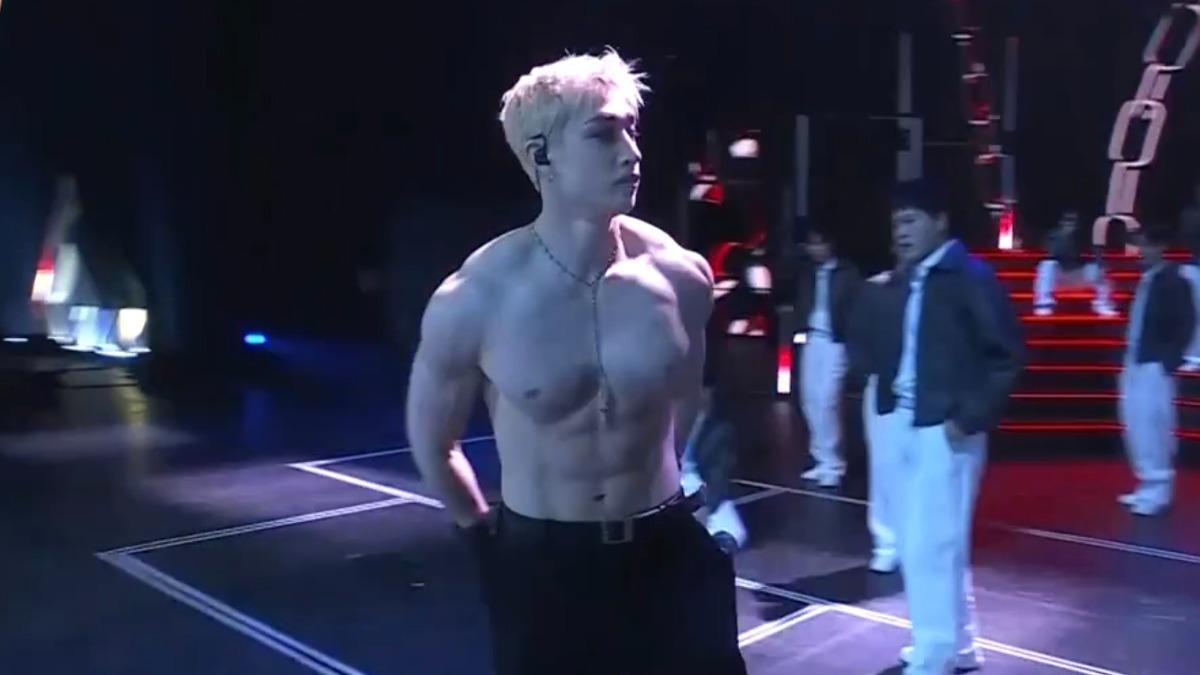 金唱片40/Stray Kids方燦脫衣秀腹肌! ATEEZ熟男魅力辣翻全場