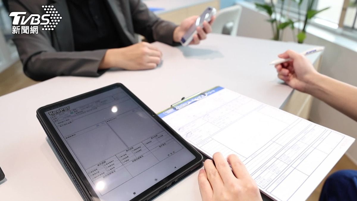 洗車單據疊出3層樓高!業者出招「無紙化」 一年激省10萬張紙