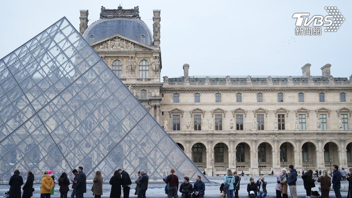 羅浮宮又出事?珠寶才遭竊 又傳展廳漏水「19世紀壁畫受損」