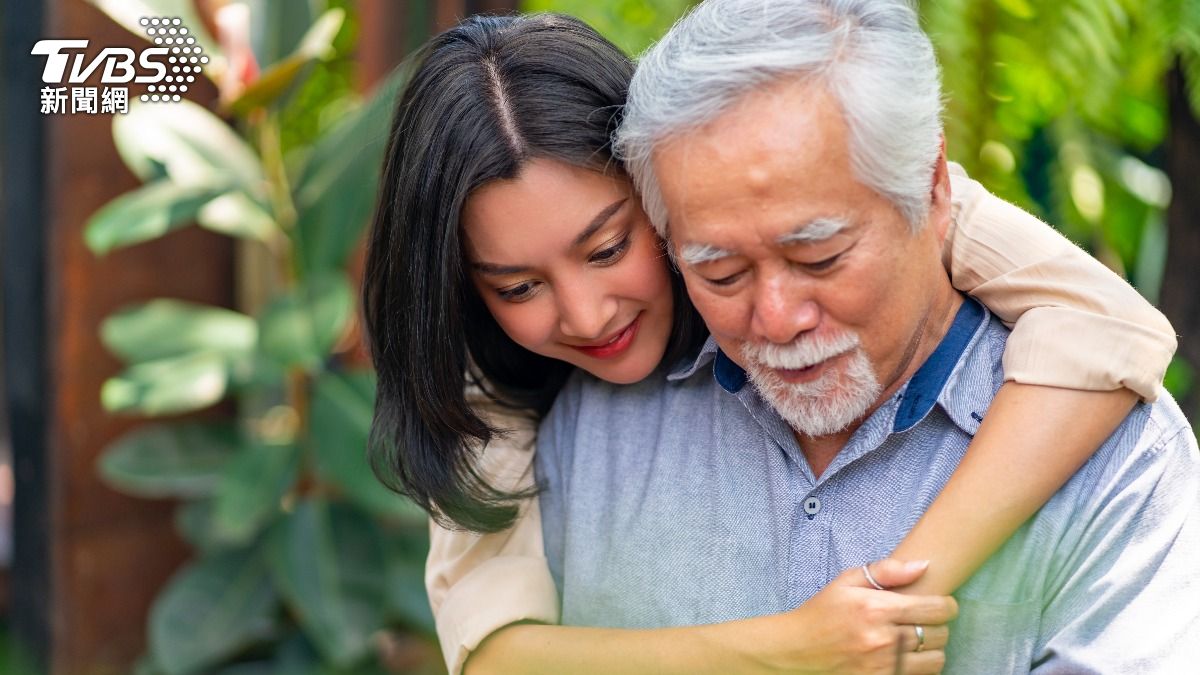 老了不怕沒人靠!4生肖「子女運最旺」晚年享福不孤單
