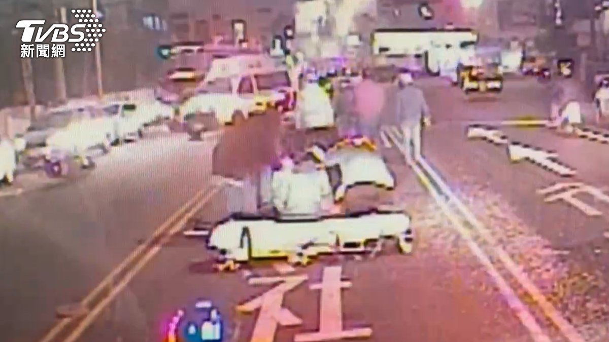 彰化翁買鳥飼料直接穿越馬路 遭機車騎士撞飛傷重不治