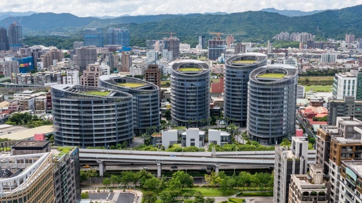 台塑企業內湖打造綠色總部 獲LEED綠建築白金認證