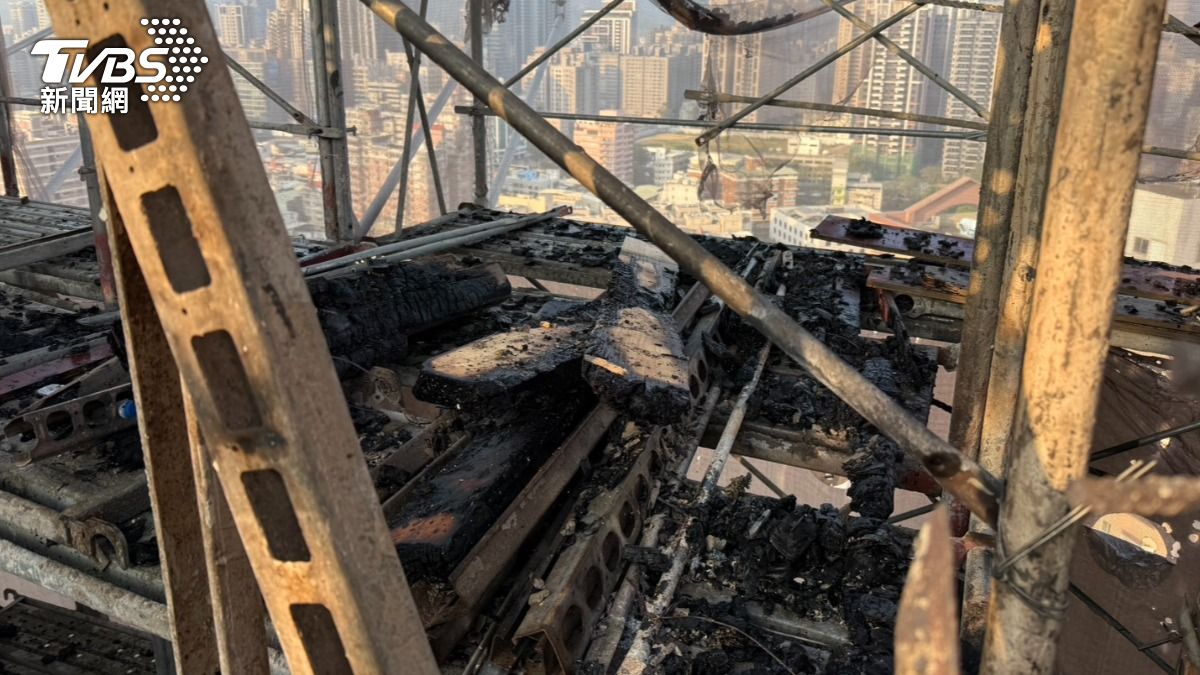 豪宅建案狂燒高空現況曝!市府勒令停工 苦主崩潰:要多衰