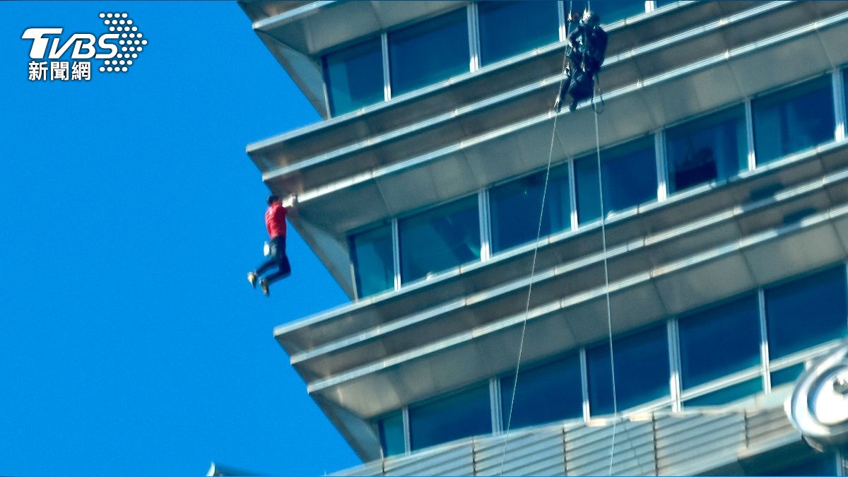 艾力克斯徒手攀101幕後曝!團隊籌備1年 攝影師懸空貼身跟拍