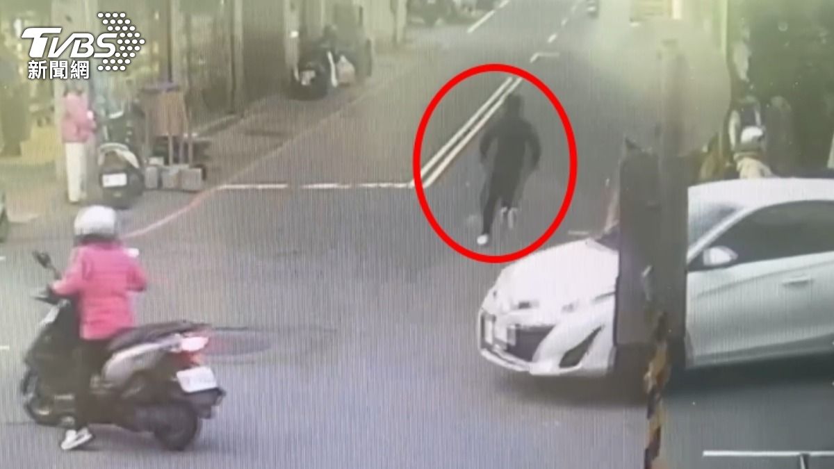 快訊/桃園銀樓搶案2匪抓到了 行搶42萬金飾駕車逃跑落網