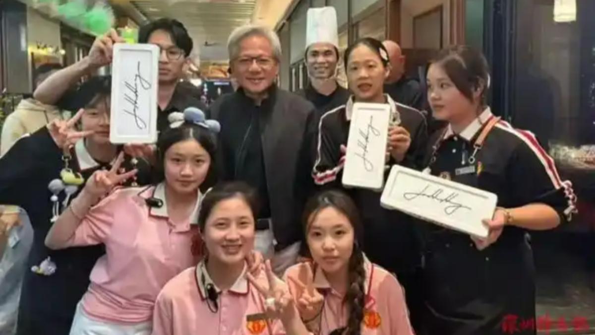 黃仁勳1月27日現身深圳牛肉火鍋店。（圖／深圳特區報）