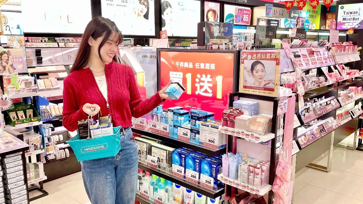 屈臣氏千件商品買一送一!再推三麗鷗聯名 康是美50元抽抽樂