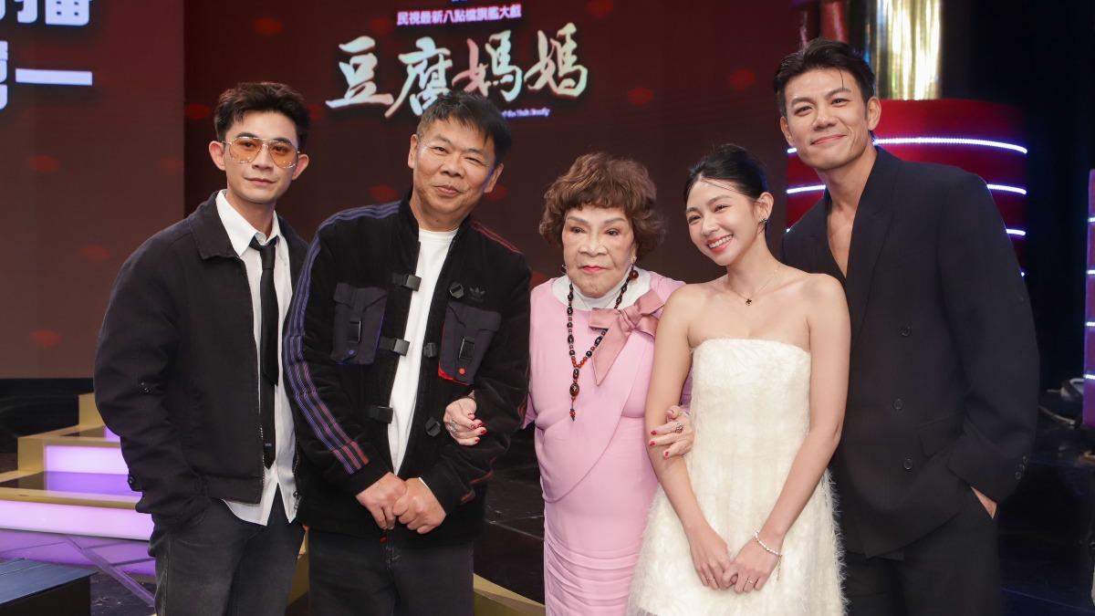 周遊出席首映會被晾在台下!怨民視「不知去幹嘛」知情人士曝實情