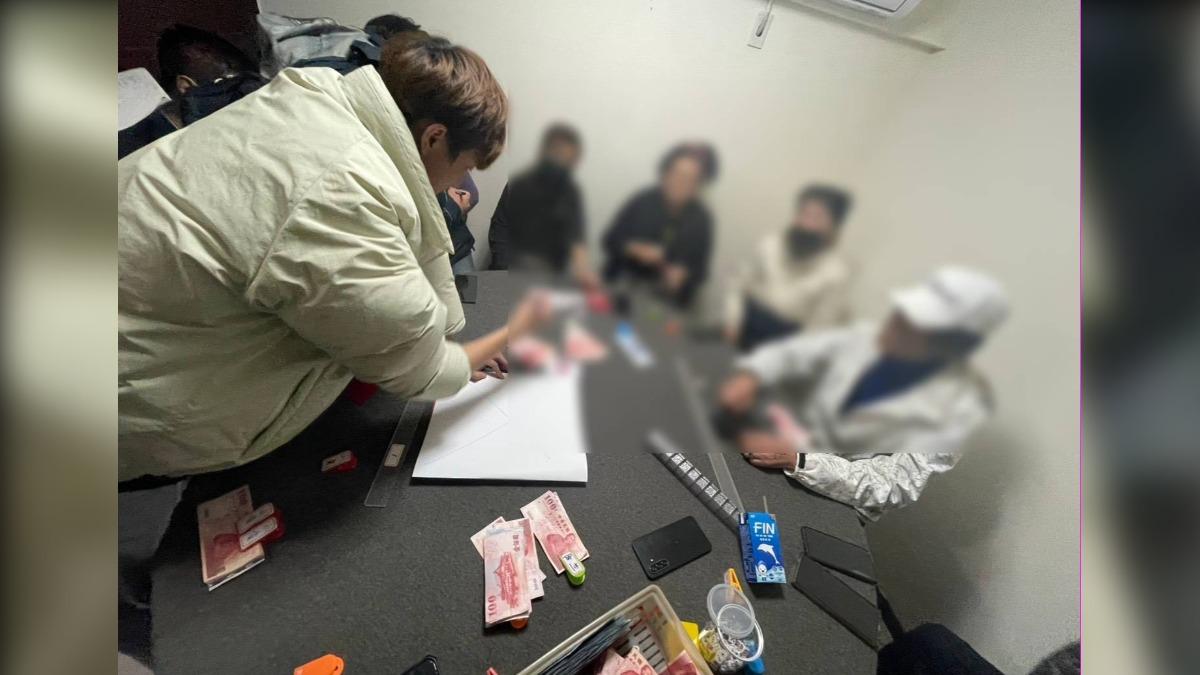 神明面前也敢賭! 平鎮警拂曉出擊攻堅社區隱密賭場