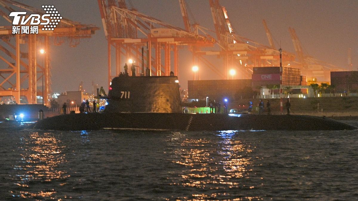 海鯤號首度完成「淺水潛航測試」平安返航 國造潛艦跨里程碑