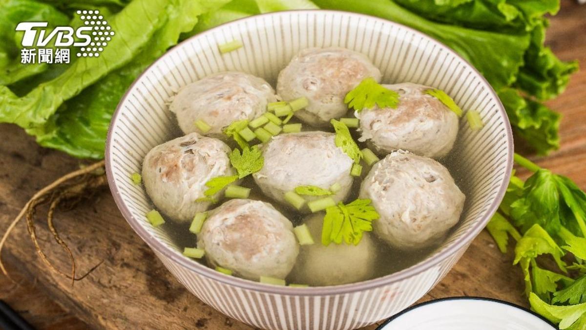 40歲男喝7天「貢丸湯」膝蓋劇痛!就醫竟得尿毒症 醫:1成分惹禍