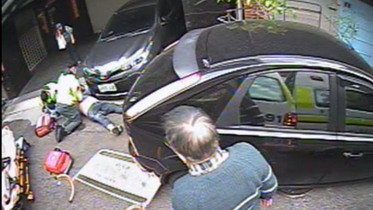 美籍男突沒心跳!台中消防跪地狂壓25分搶回 442天後跨海尋恩