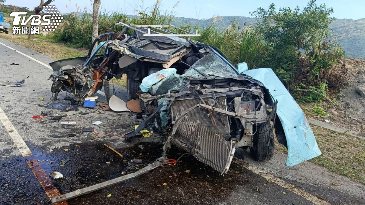 花蓮男酒駕肇逃!7分鐘後又自撞「車成廢鐵」 酒測值達1.83