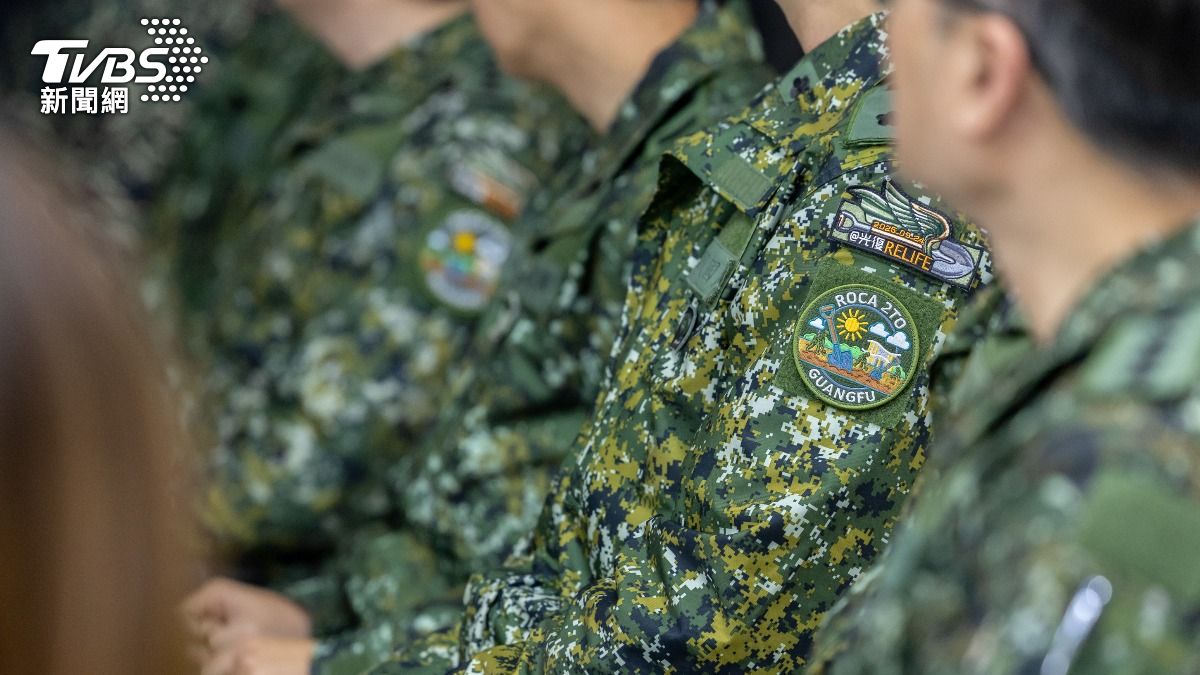 賴清德赴花蓮慰勞官兵有亮點!「鏟子超人」臂章背後巧思曝光