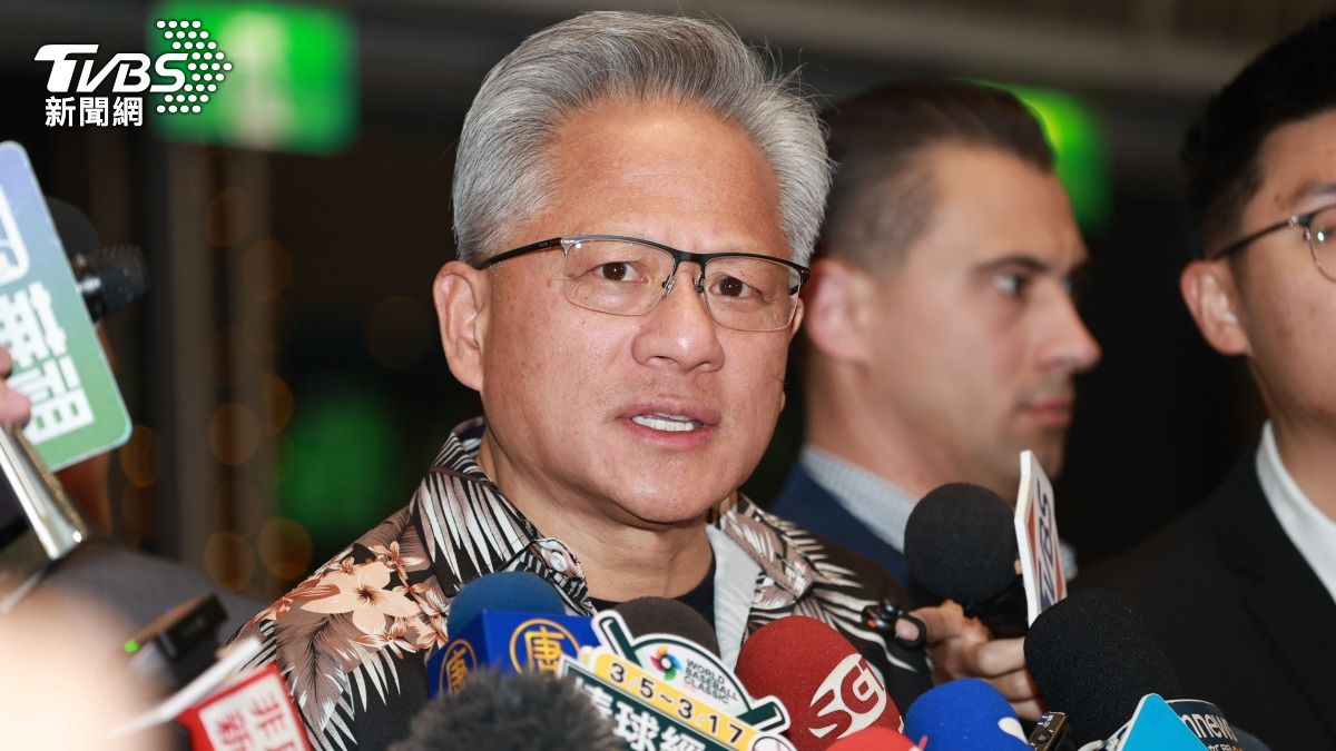 黃仁勳穿「花襯衫」現身輝達尾牙!嗨翻2千人 再曝推出新晶片