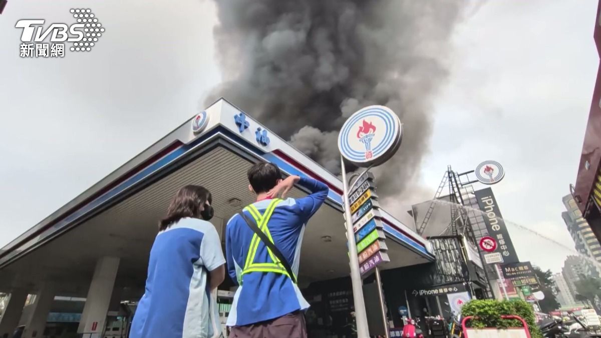台中大火險燒加油站!戒備斷油+斷電 員工焦急抬頭望