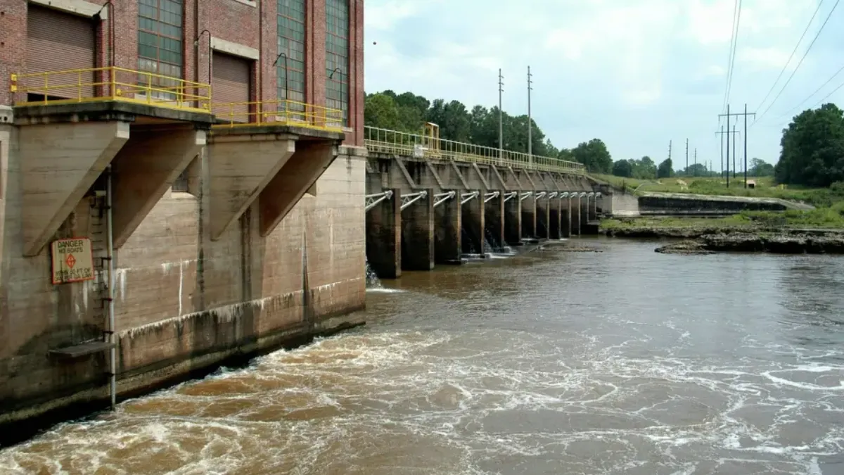 美亞特蘭大機場燃油外洩!疑流入河川 當局示警:停用自來水