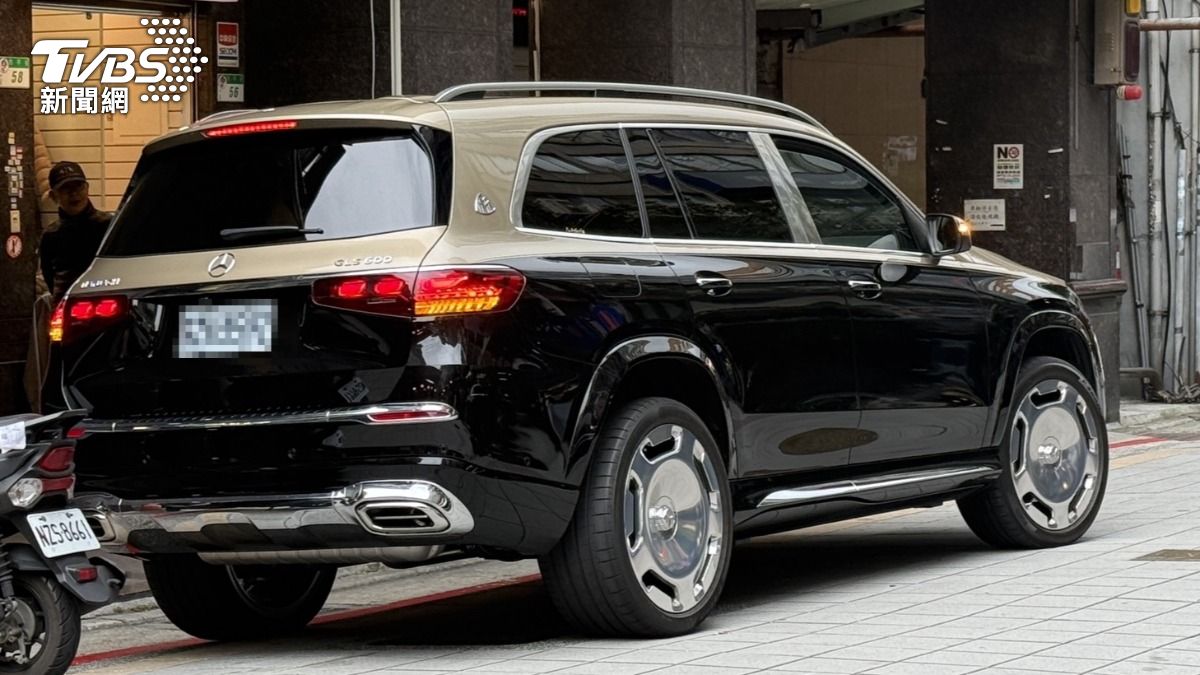 黃仁勳座車升級邁巴赫!周杰倫也有一台 維安費超越蘋果執行長庫克