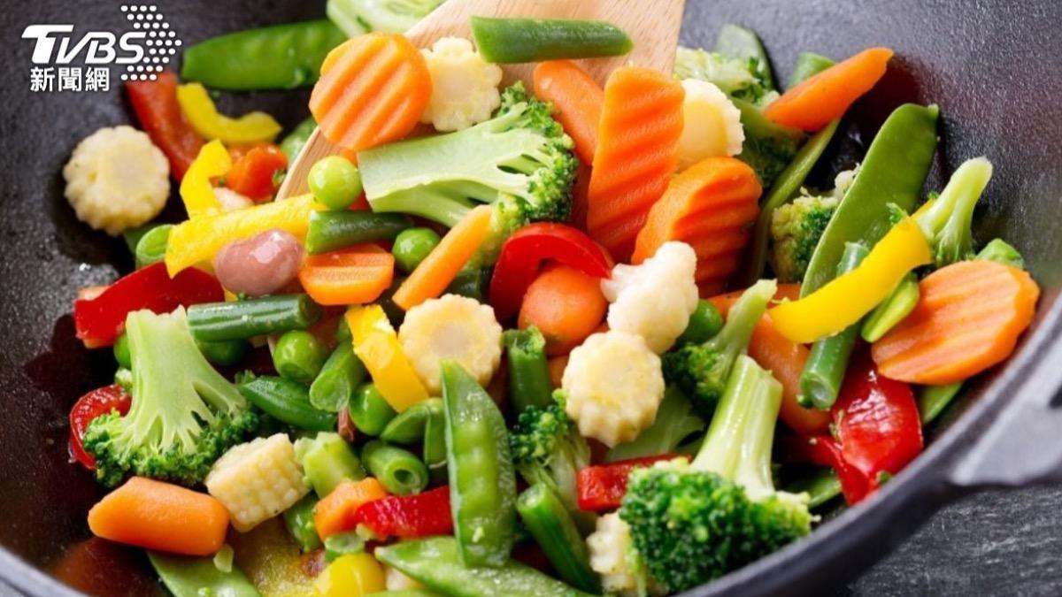 蔬菜不要只用水煮!營養師大推「水炒式」 少油煙、營養素更多