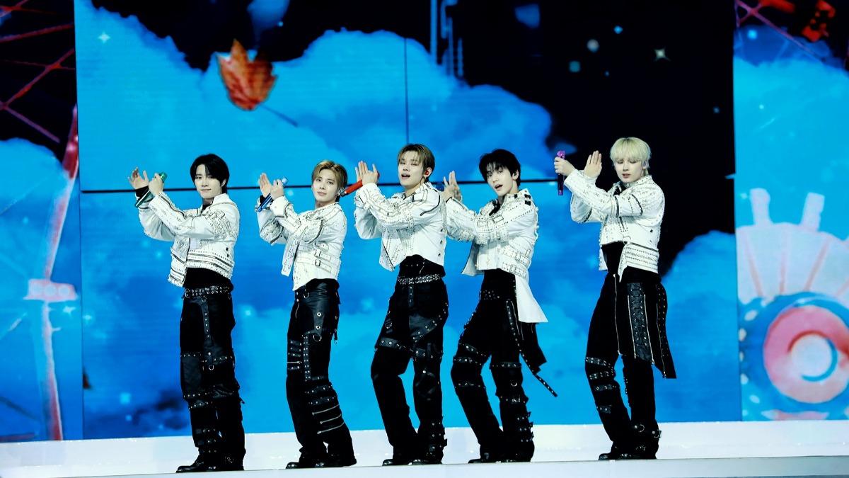 直擊/TXT休寧凱清唱〈想見你〉超動聽 帆圭solo突消音「臨場反應超快」