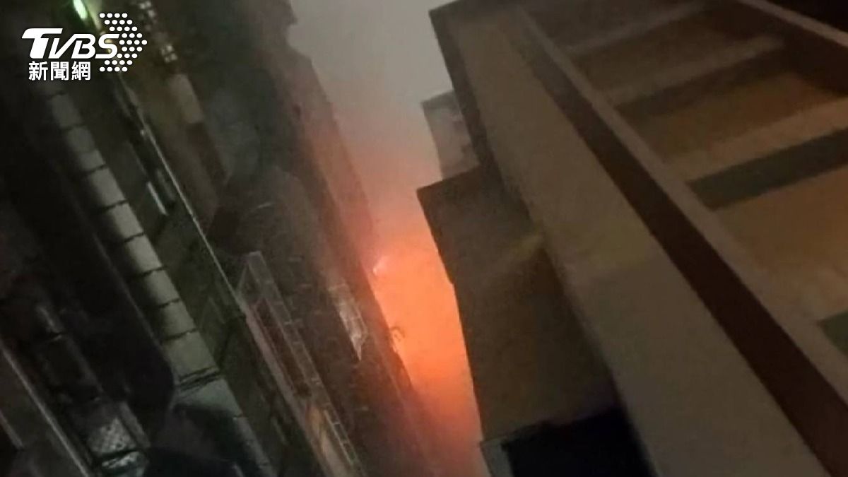 快訊/北市大安區大樓火災「11樓竄烈焰」 民眾驚見大片黑煙
