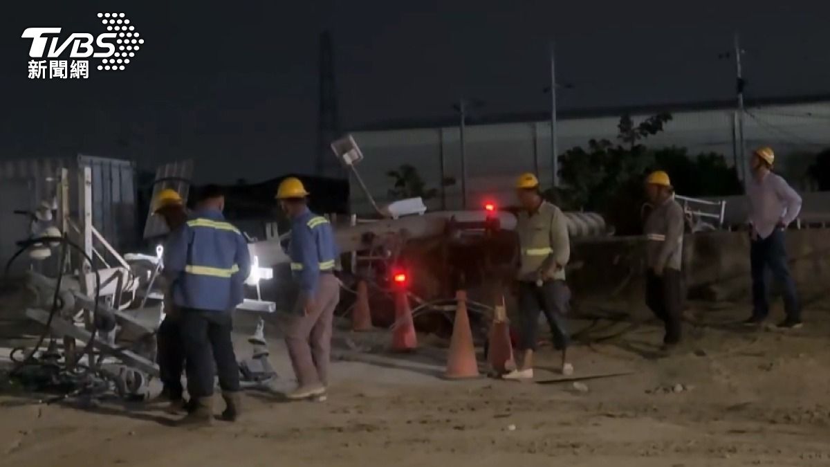 砂石車扯斷電線桿！ 高雄仁武1666戶突大停電│TVBS新聞網