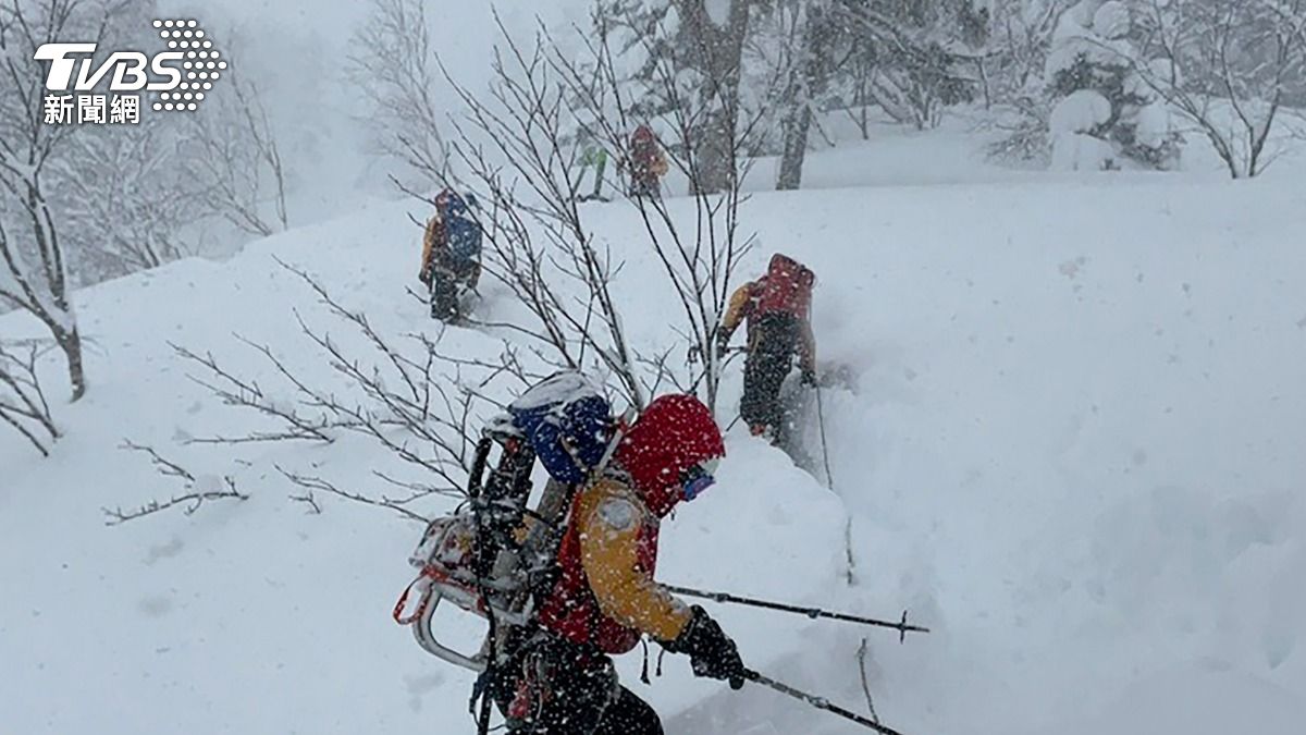 台灣夫妻北海道滑雪闖雪道外迷航 困深山自行報案求救