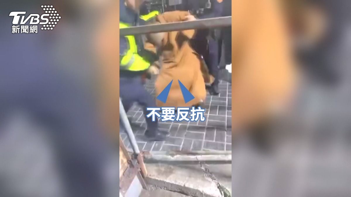 法師撞車肇逃被攔!拒酒測還推擠員警 下場曝光嚇壞路人