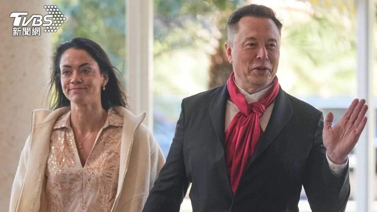 馬斯克罕見攜伴現身!十指緊扣攜4孩媽赴川普心腹婚禮