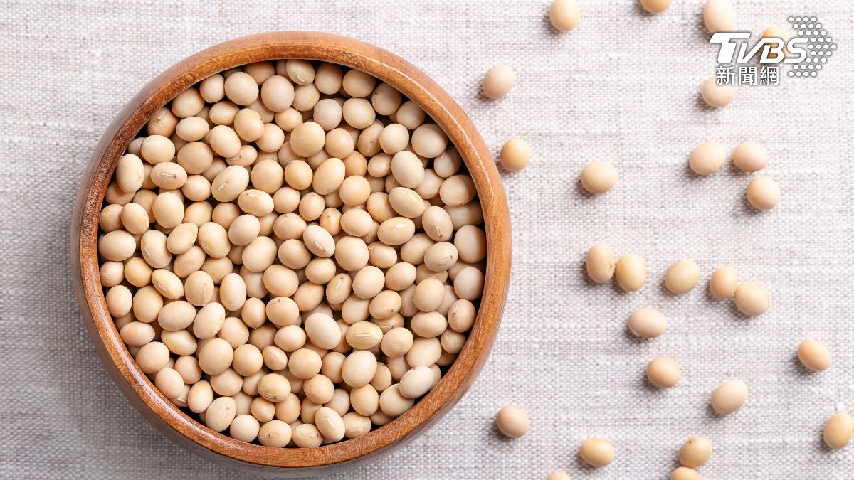 更年期熱潮紅、盜汗好難受！「1豆類」改善驚人　越嚴重效果越佳