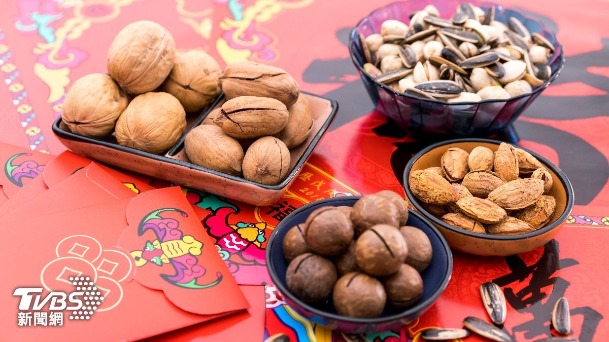 過年爽吃零嘴又怕胖？營養師揭6款「低熱量零食」　吃一點就滿足